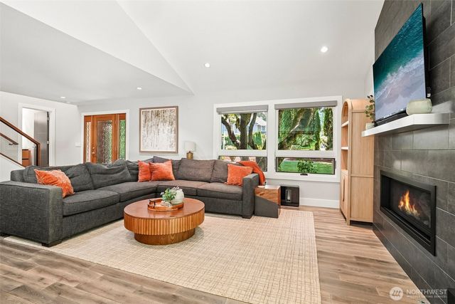 18448 SE 43rd Place, Issaquah, WA 98027