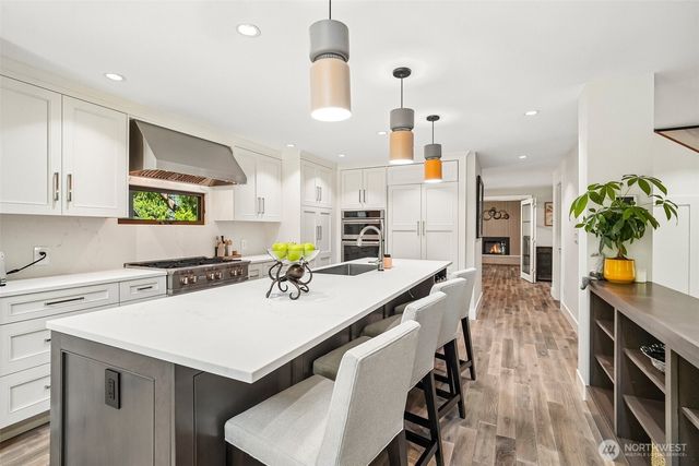 18448 SE 43rd Place, Issaquah, WA 98027