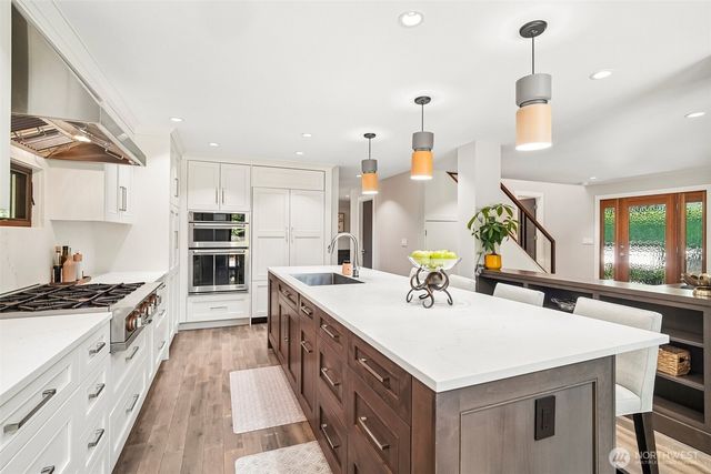18448 SE 43rd Place, Issaquah, WA 98027