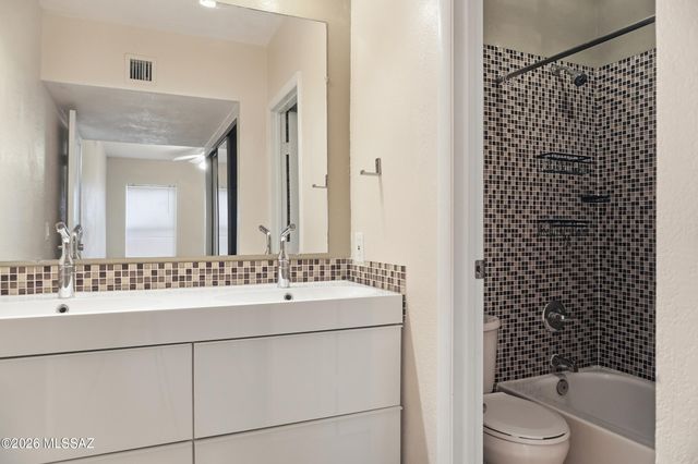 8080 E Speedway Blvd Unit 703, Tucson, AZ 85710