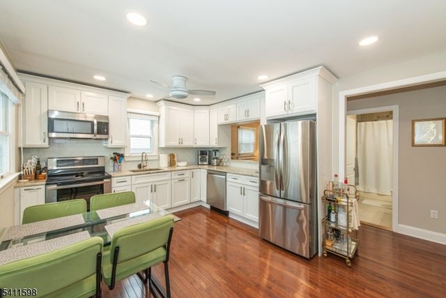 312 Idalroy Trl, Hopatcong Boro, NJ 07843