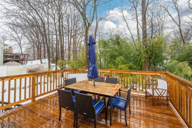 312 Idalroy Trl, Hopatcong Boro, NJ 07843