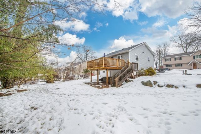312 Idalroy Trl, Hopatcong Boro, NJ 07843