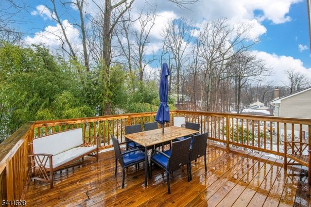 312 Idalroy Trl, Hopatcong Boro, NJ 07843