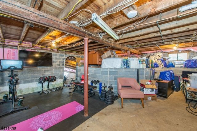 312 Idalroy Trl, Hopatcong Boro, NJ 07843