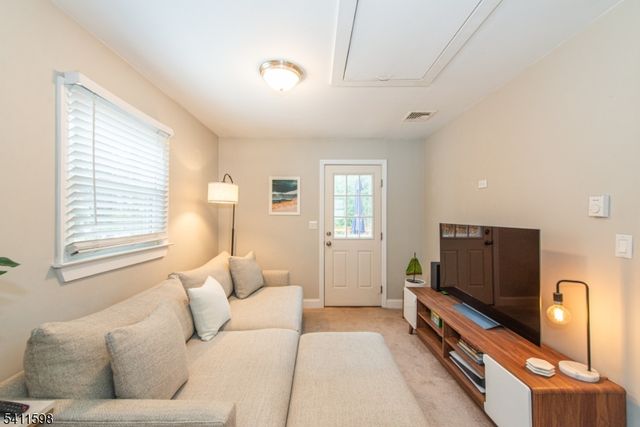 312 Idalroy Trl, Hopatcong Boro, NJ 07843