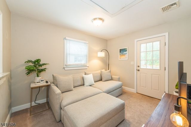 312 Idalroy Trl, Hopatcong Boro, NJ 07843