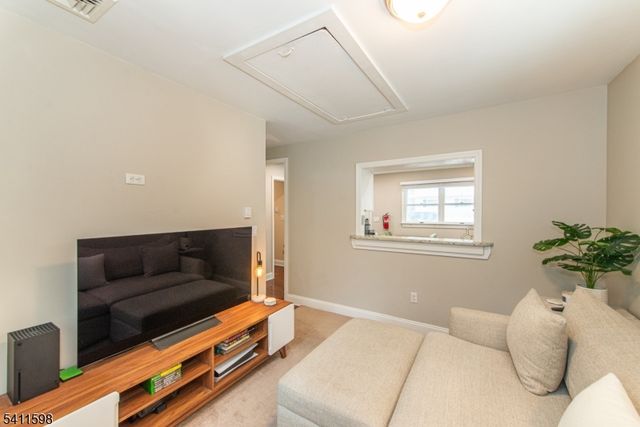 312 Idalroy Trl, Hopatcong Boro, NJ 07843