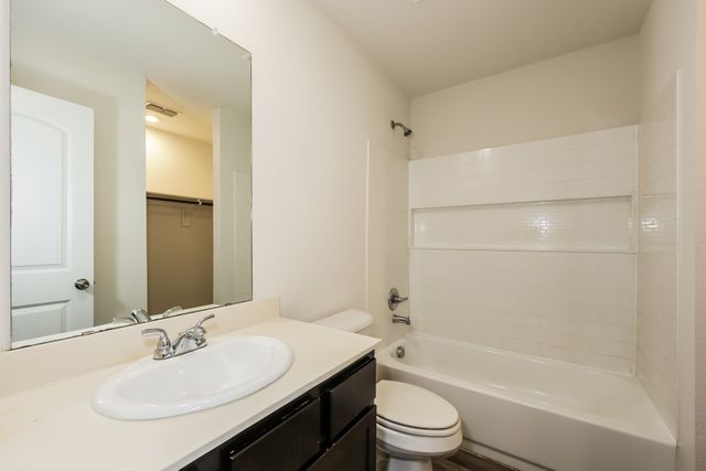 3111 Mcdermott Avenue, Dallas, TX 75215