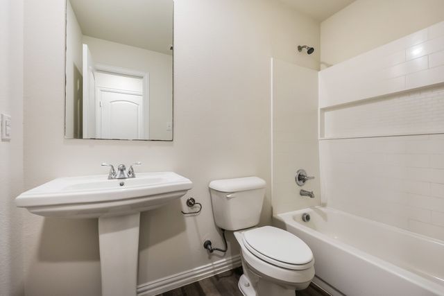 3111 Mcdermott Avenue, Dallas, TX 75215