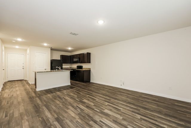 3111 Mcdermott Avenue, Dallas, TX 75215