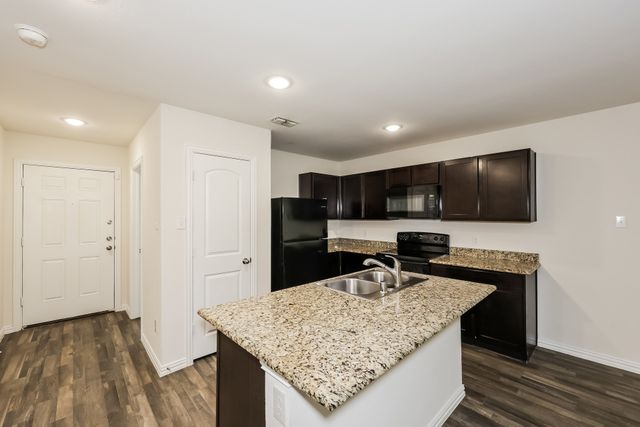 3111 Mcdermott Avenue, Dallas, TX 75215