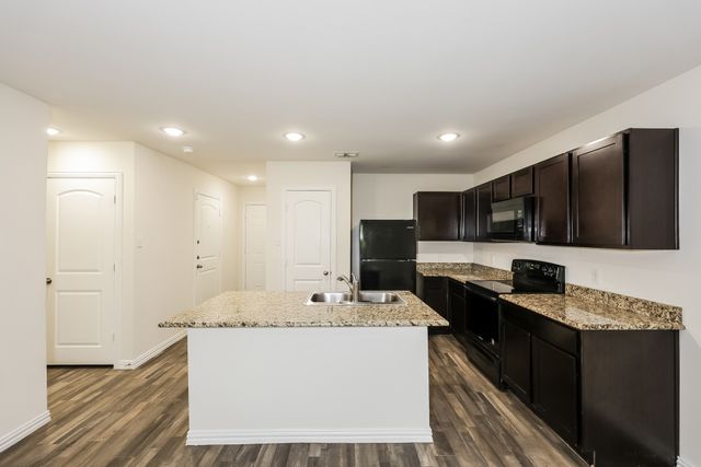 3111 Mcdermott Avenue, Dallas, TX 75215