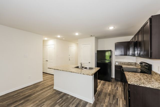 3111 Mcdermott Avenue, Dallas, TX 75215