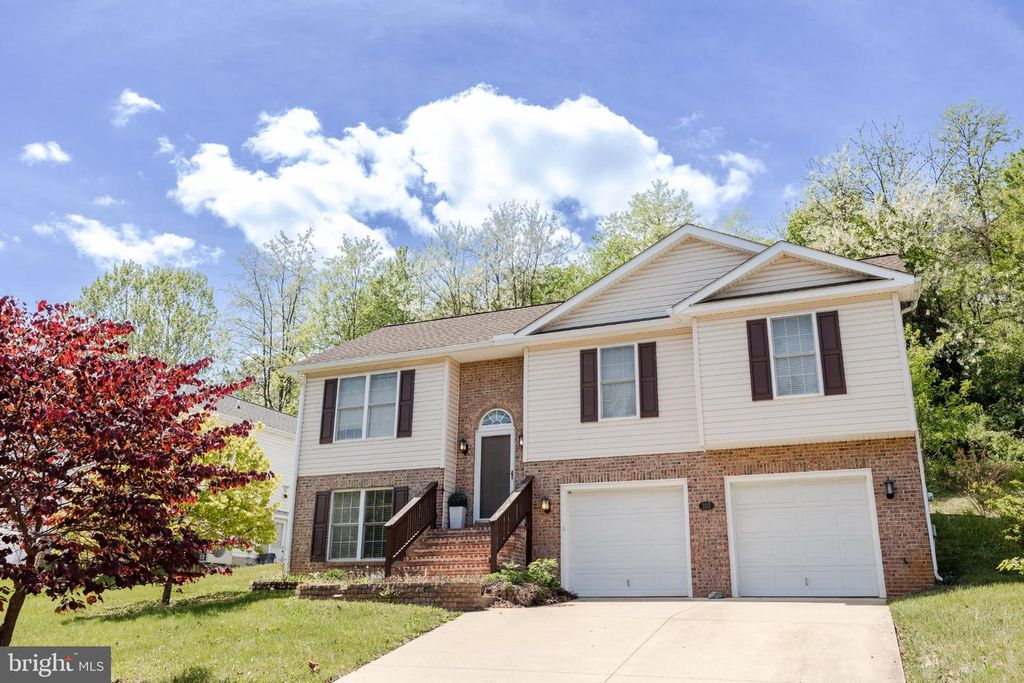 103 MUMMERT CIR, Winchester, VA 22601