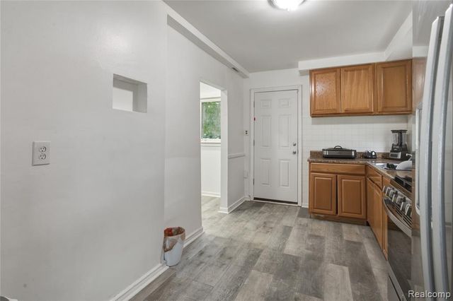 28611 Parkwood Street, Inkster, MI 48141