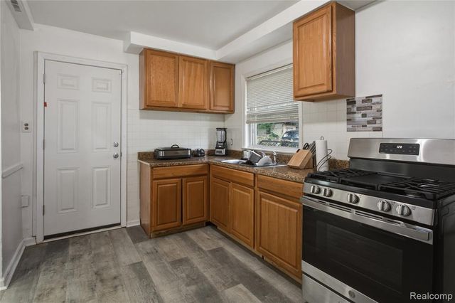 28611 Parkwood Street, Inkster, MI 48141