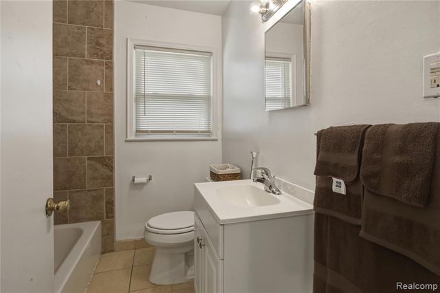 28611 Parkwood Street, Inkster, MI 48141