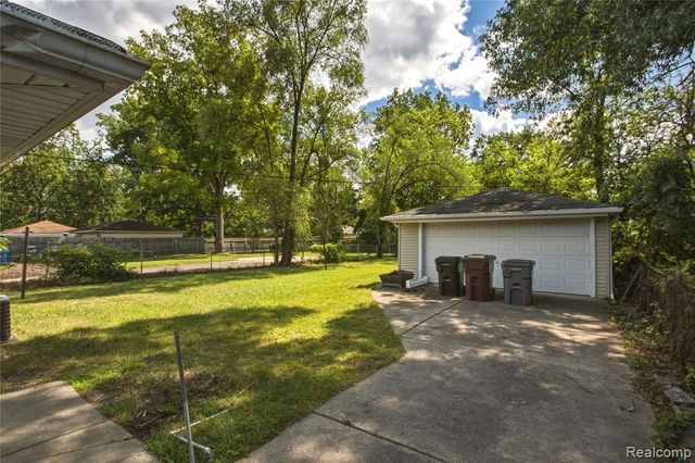 28611 Parkwood Street, Inkster, MI 48141