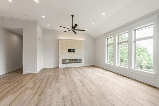 4215 Greystone Drive, St Joseph, MO 64505