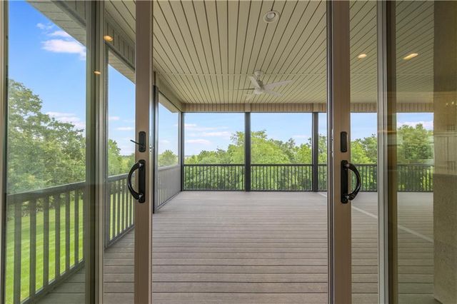 4215 Greystone Drive, St Joseph, MO 64505