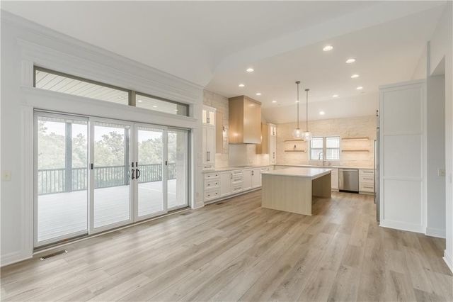 4215 Greystone Drive, St Joseph, MO 64505