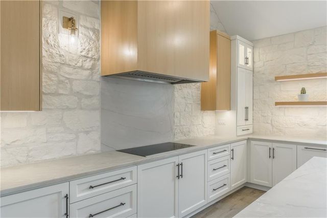 4215 Greystone Drive, St Joseph, MO 64505