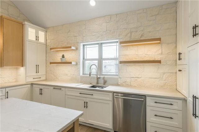 4215 Greystone Drive, St Joseph, MO 64505