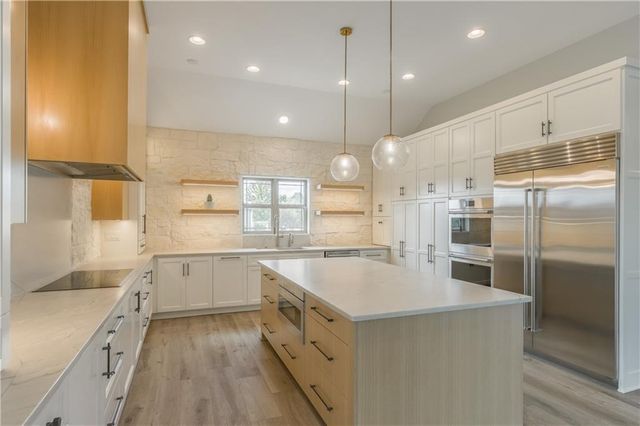 4215 Greystone Drive, St Joseph, MO 64505