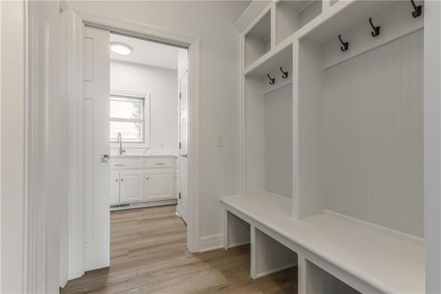 4215 Greystone Drive, St Joseph, MO 64505