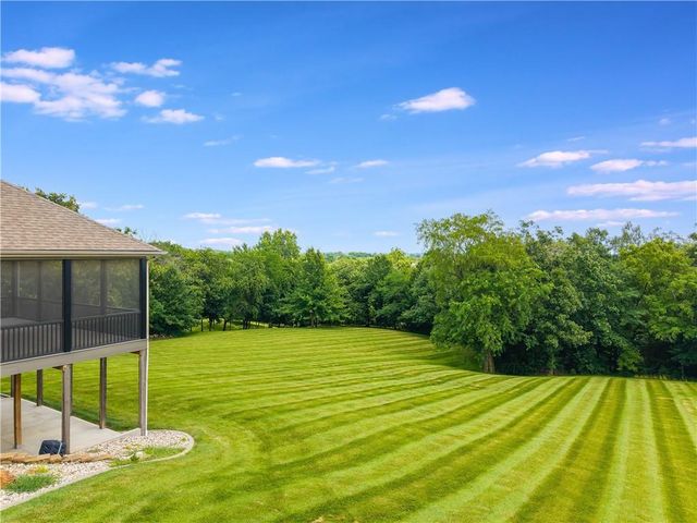 4215 Greystone Drive, St Joseph, MO 64505