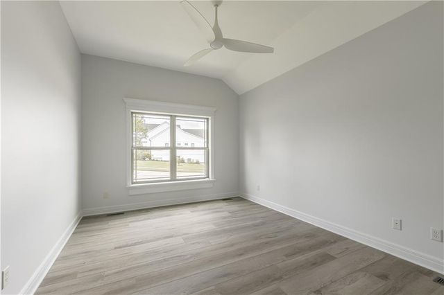 4215 Greystone Drive, St Joseph, MO 64505