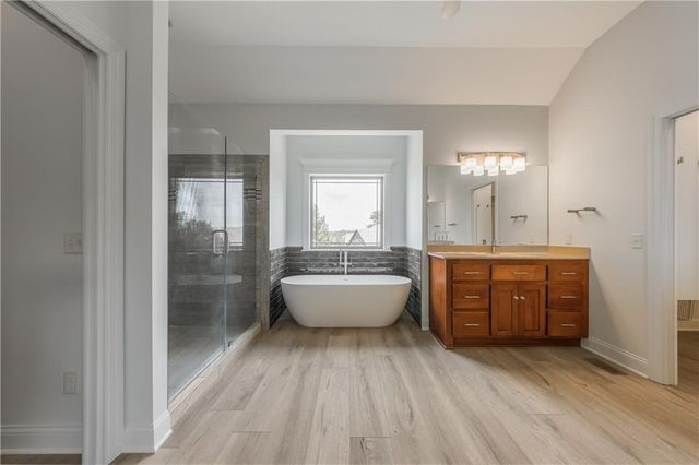 4215 Greystone Drive, St Joseph, MO 64505