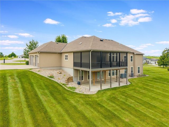 4215 Greystone Drive, St Joseph, MO 64505