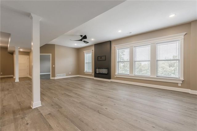 4215 Greystone Drive, St Joseph, MO 64505