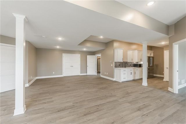 4215 Greystone Drive, St Joseph, MO 64505