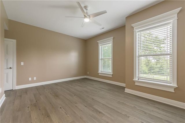 4215 Greystone Drive, St Joseph, MO 64505