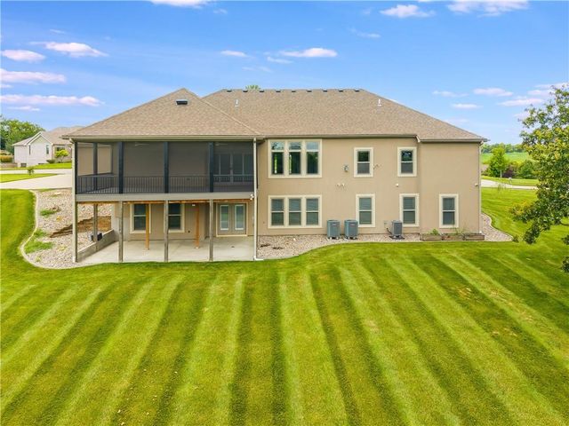 4215 Greystone Drive, St Joseph, MO 64505