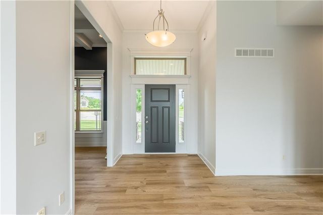 4215 Greystone Drive, St Joseph, MO 64505