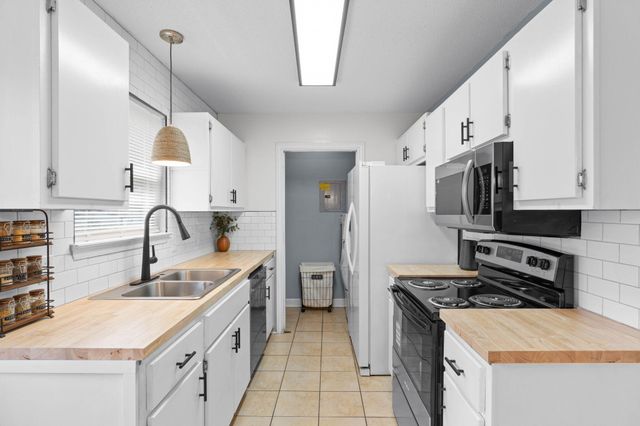 2517 Sunset Drive, Crestview, FL 32536