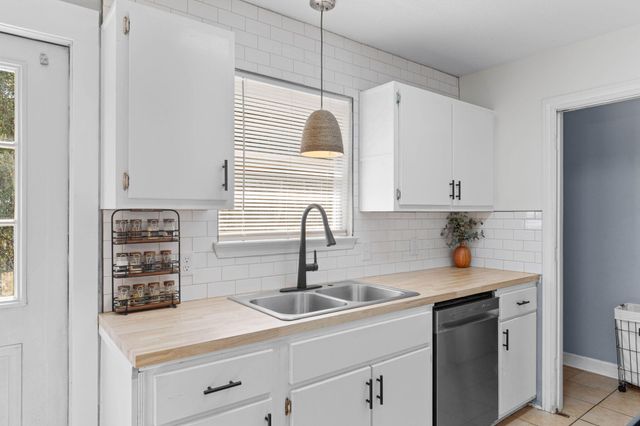 2517 Sunset Drive, Crestview, FL 32536