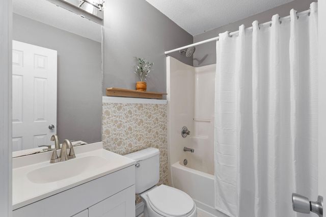 2517 Sunset Drive, Crestview, FL 32536