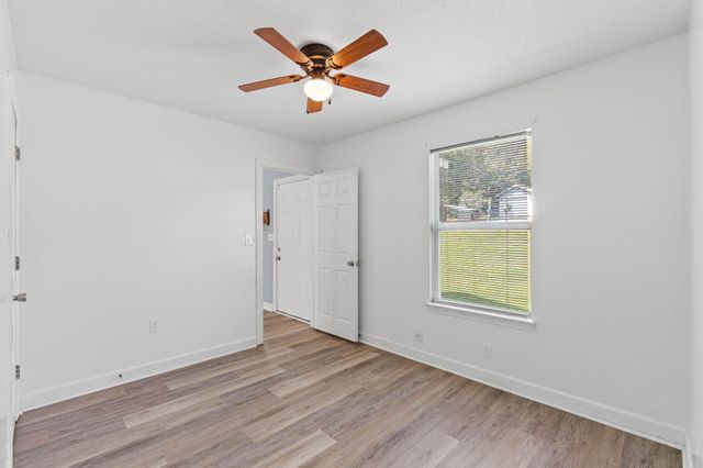 2517 Sunset Drive, Crestview, FL 32536