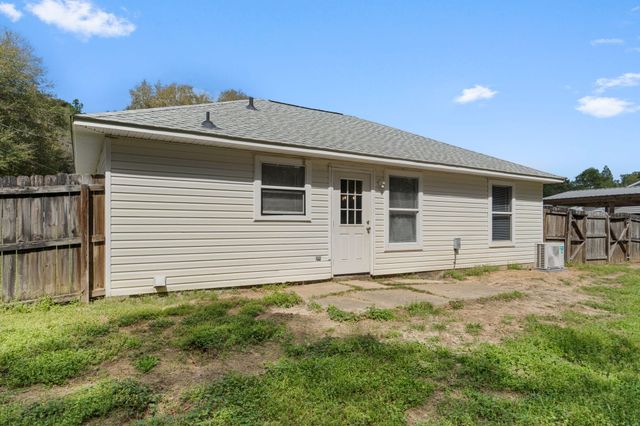 2517 Sunset Drive, Crestview, FL 32536