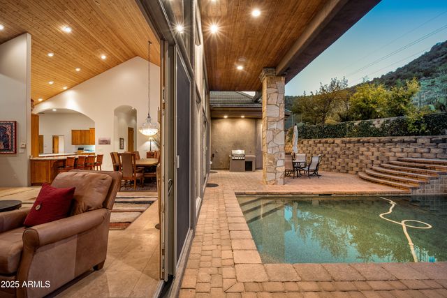 220 CRYSTAL SKY Drive, Sedona, AZ 86351