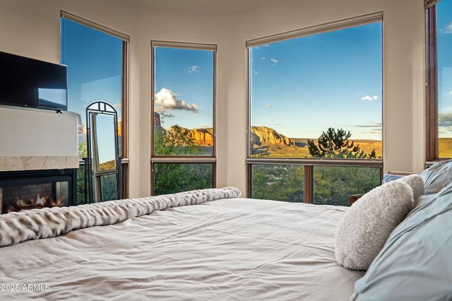 220 CRYSTAL SKY Drive, Sedona, AZ 86351