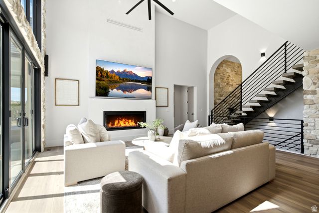 1056 N WIZARD HTS, Kaysville, UT 84037