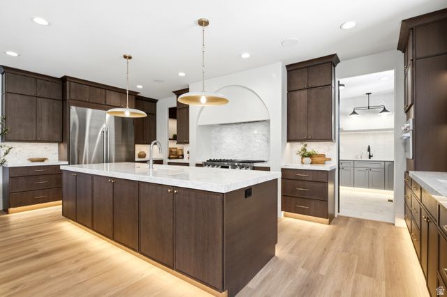 1056 N WIZARD HTS, Kaysville, UT 84037