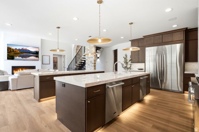 1056 N WIZARD HTS, Kaysville, UT 84037