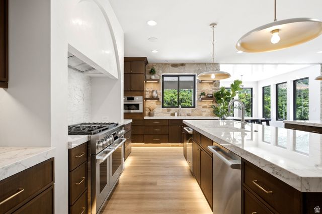 1056 N WIZARD HTS, Kaysville, UT 84037